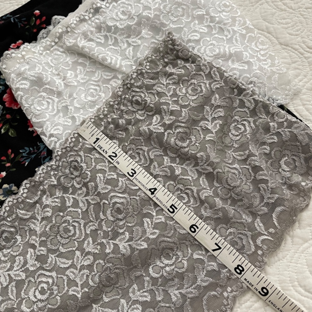 Lace Bandeau and Tube Top Bundle (Total of 4) Size Small - Picture 12 of 16